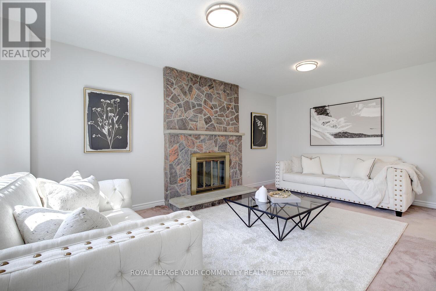 












14 HART STREET

,
Richmond Hill,




Ontario
L4C8X2

