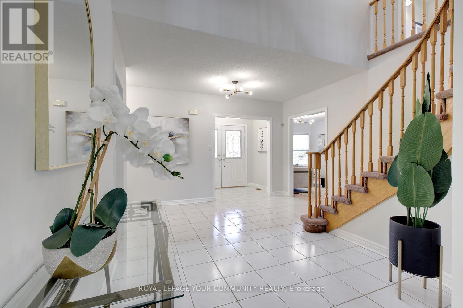 












14 HART STREET

,
Richmond Hill,




Ontario
L4C8X2

