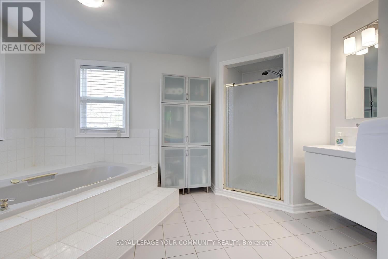 












14 HART STREET

,
Richmond Hill,




Ontario
L4C8X2

