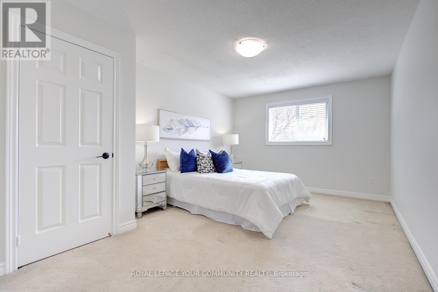 












14 HART STREET

,
Richmond Hill,




Ontario
L4C8X2


