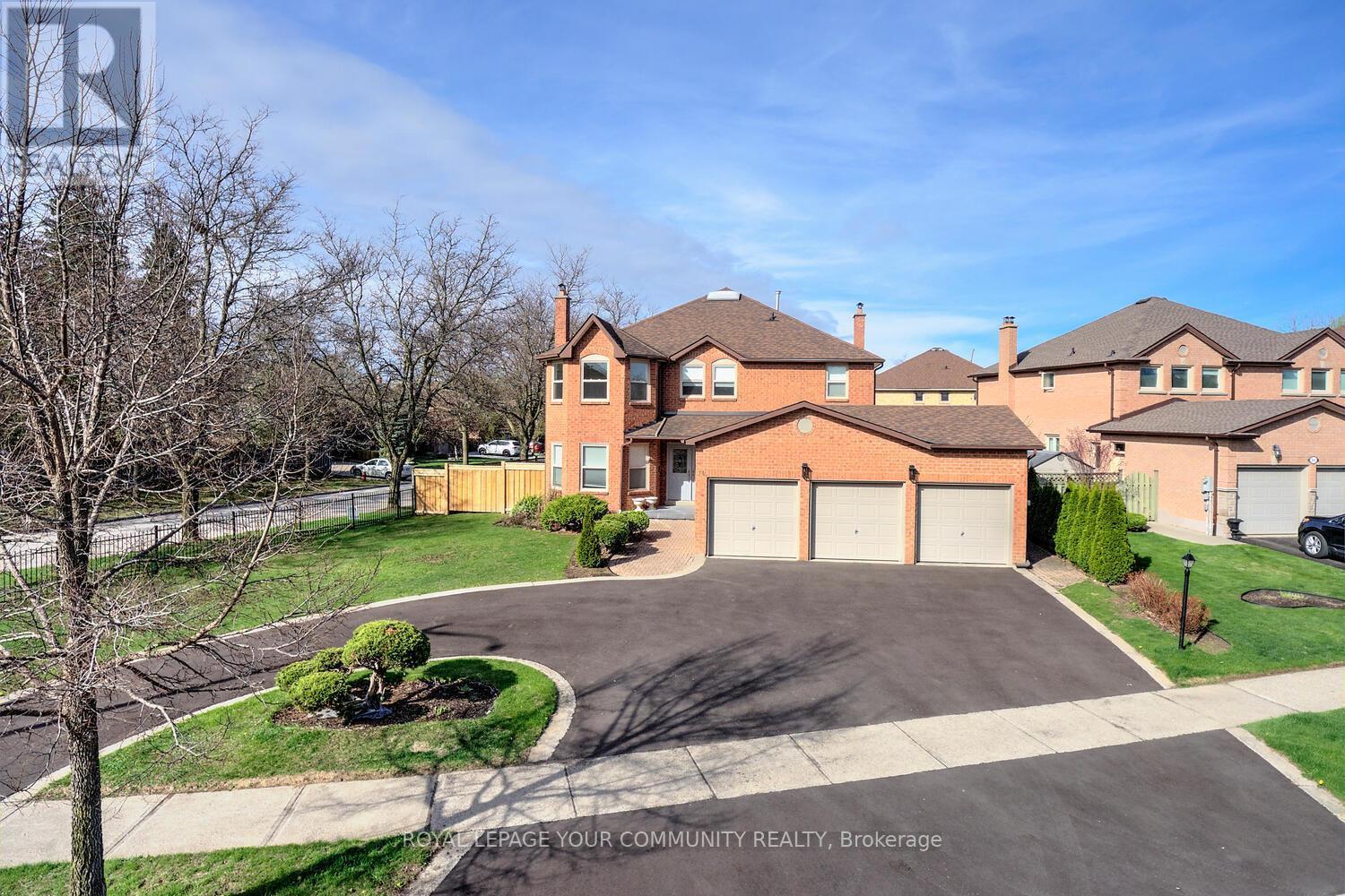 












14 HART STREET

,
Richmond Hill,




Ontario
L4C8X2

