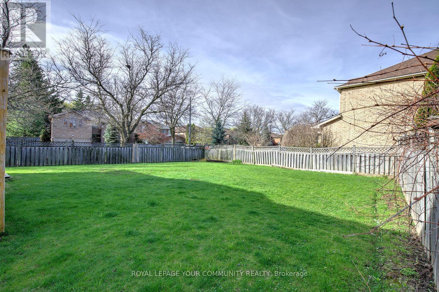 












14 HART STREET

,
Richmond Hill,




Ontario
L4C8X2

