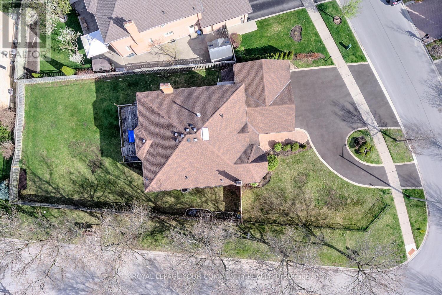 












14 HART STREET

,
Richmond Hill,




Ontario
L4C8X2

