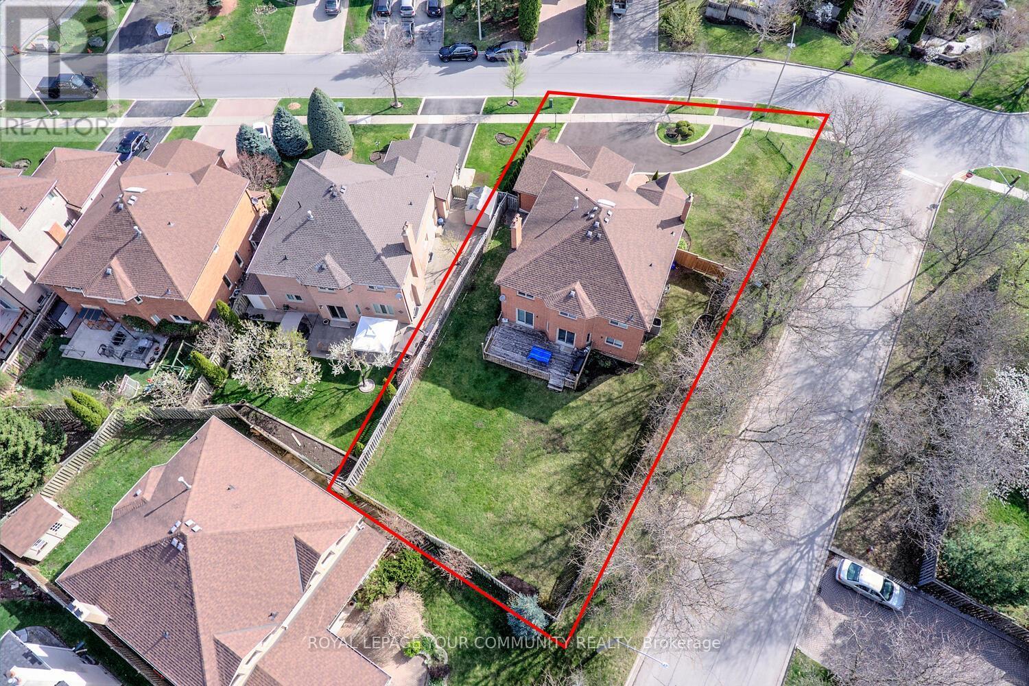 












14 HART STREET

,
Richmond Hill,




Ontario
L4C8X2

