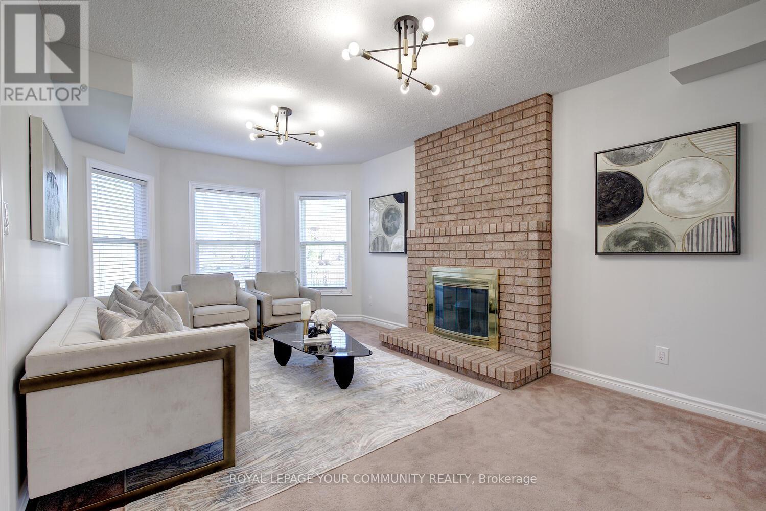 












14 HART STREET

,
Richmond Hill,




Ontario
L4C8X2

