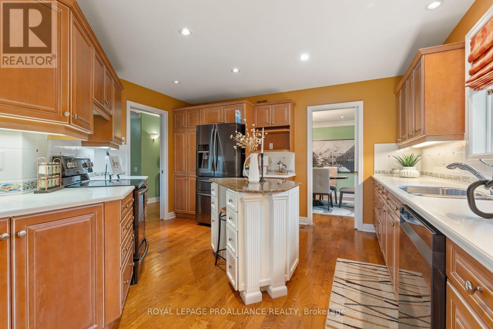 












71 OAK RIDGE BOULEVARD

,
Belleville (Belleville Ward),




Ontario
K8N5W3

