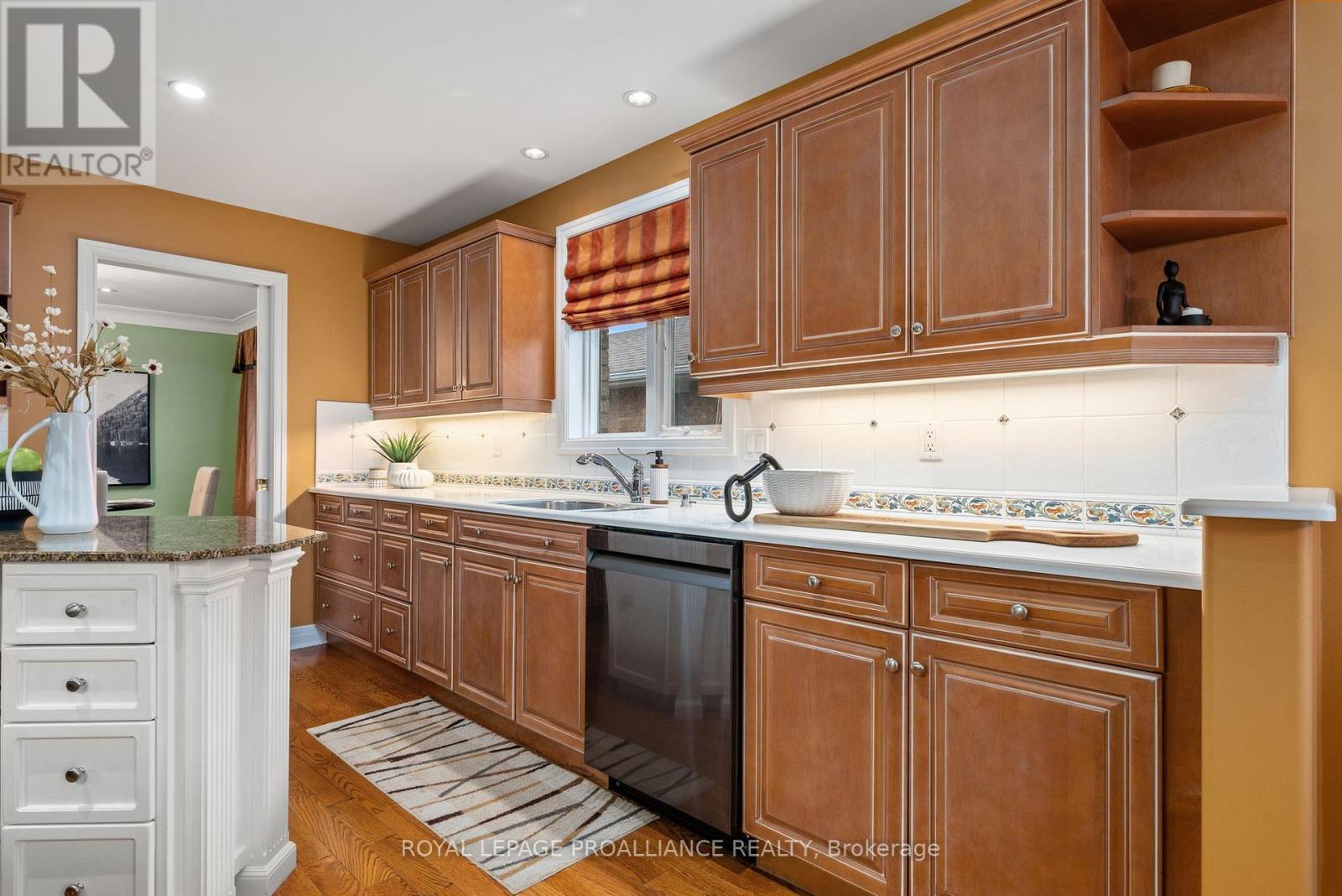 












71 OAK RIDGE BOULEVARD

,
Belleville (Belleville Ward),




Ontario
K8N5W3

