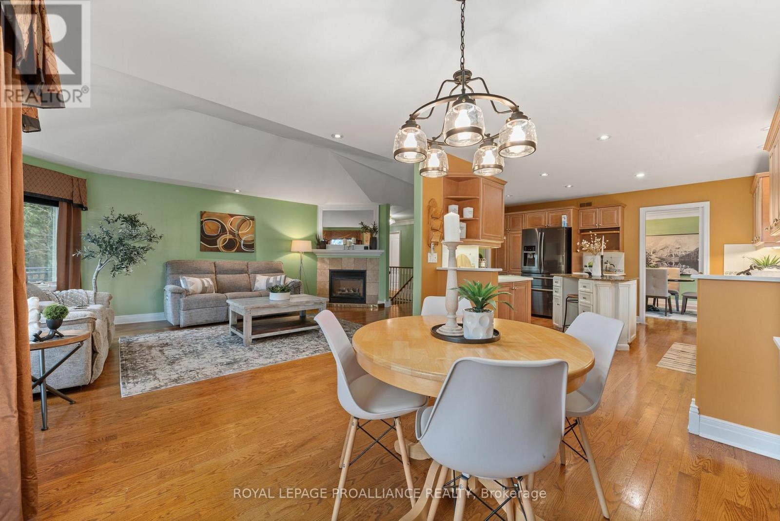 












71 OAK RIDGE BOULEVARD

,
Belleville (Belleville Ward),




Ontario
K8N5W3

