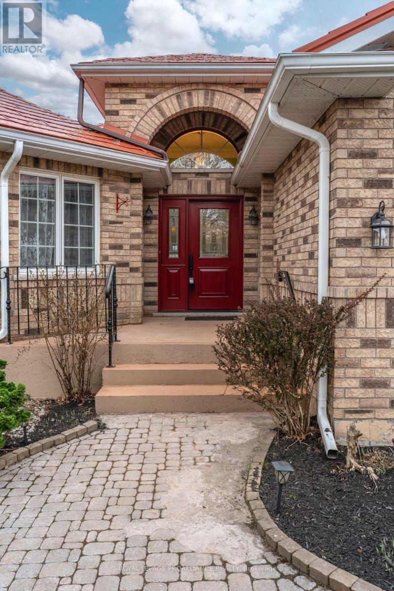 












71 OAK RIDGE BOULEVARD

,
Belleville (Belleville Ward),




Ontario
K8N5W3

