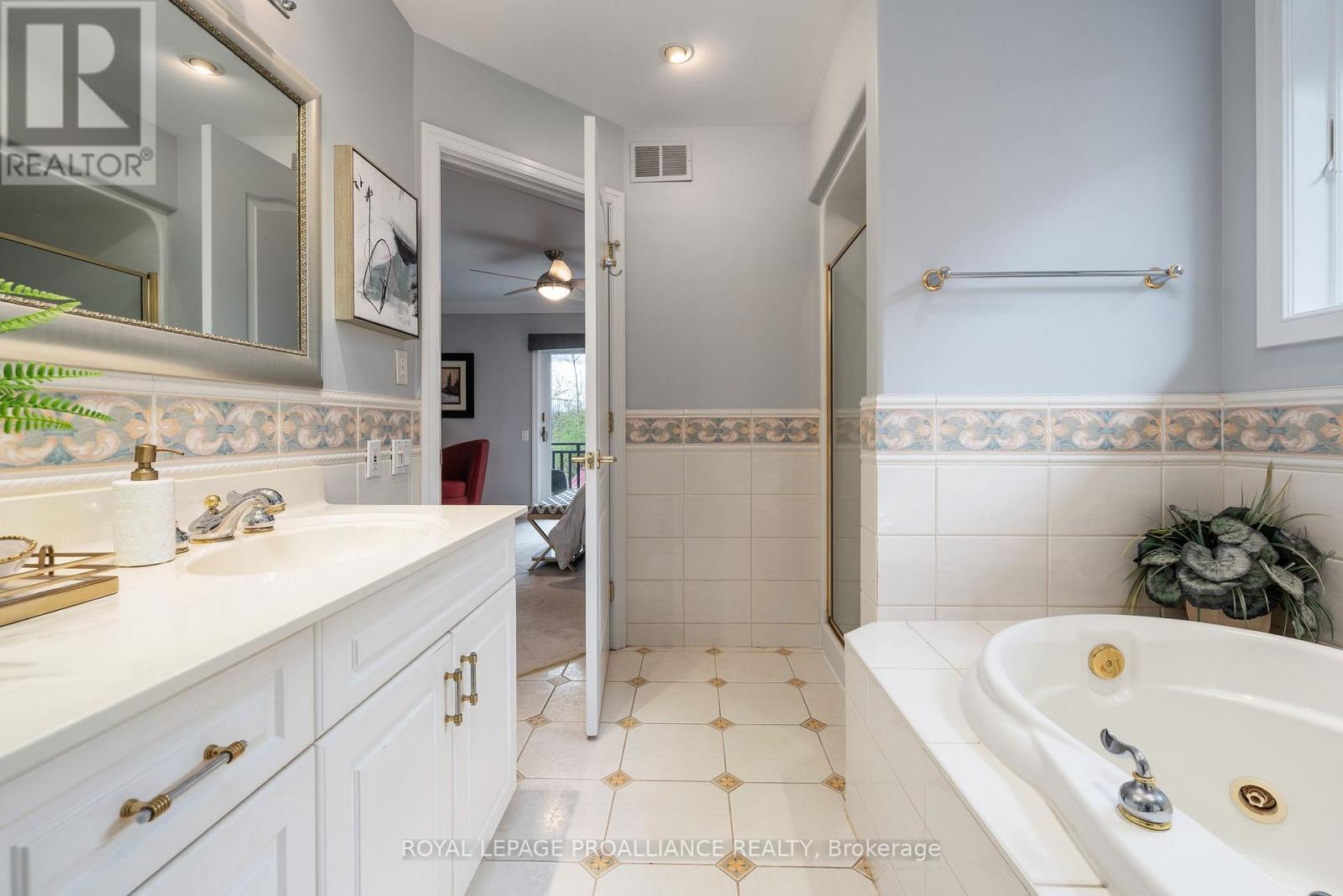 












71 OAK RIDGE BOULEVARD

,
Belleville (Belleville Ward),




Ontario
K8N5W3

