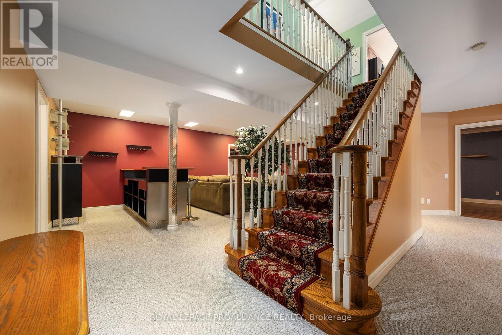 












71 OAK RIDGE BOULEVARD

,
Belleville (Belleville Ward),




Ontario
K8N5W3

