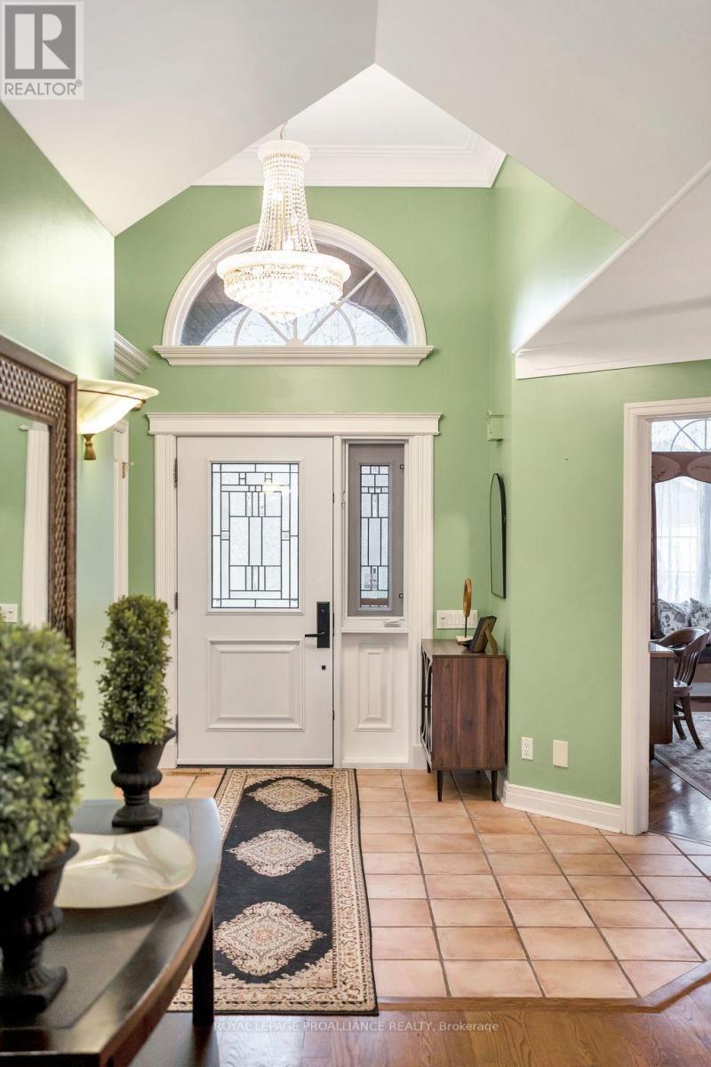 












71 OAK RIDGE BOULEVARD

,
Belleville (Belleville Ward),




Ontario
K8N5W3

