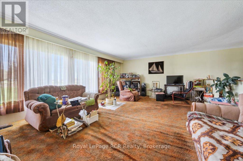 












9369 HWY 6 HIGHWAY

,
Wellington North,







Ontario
N0G2E0

