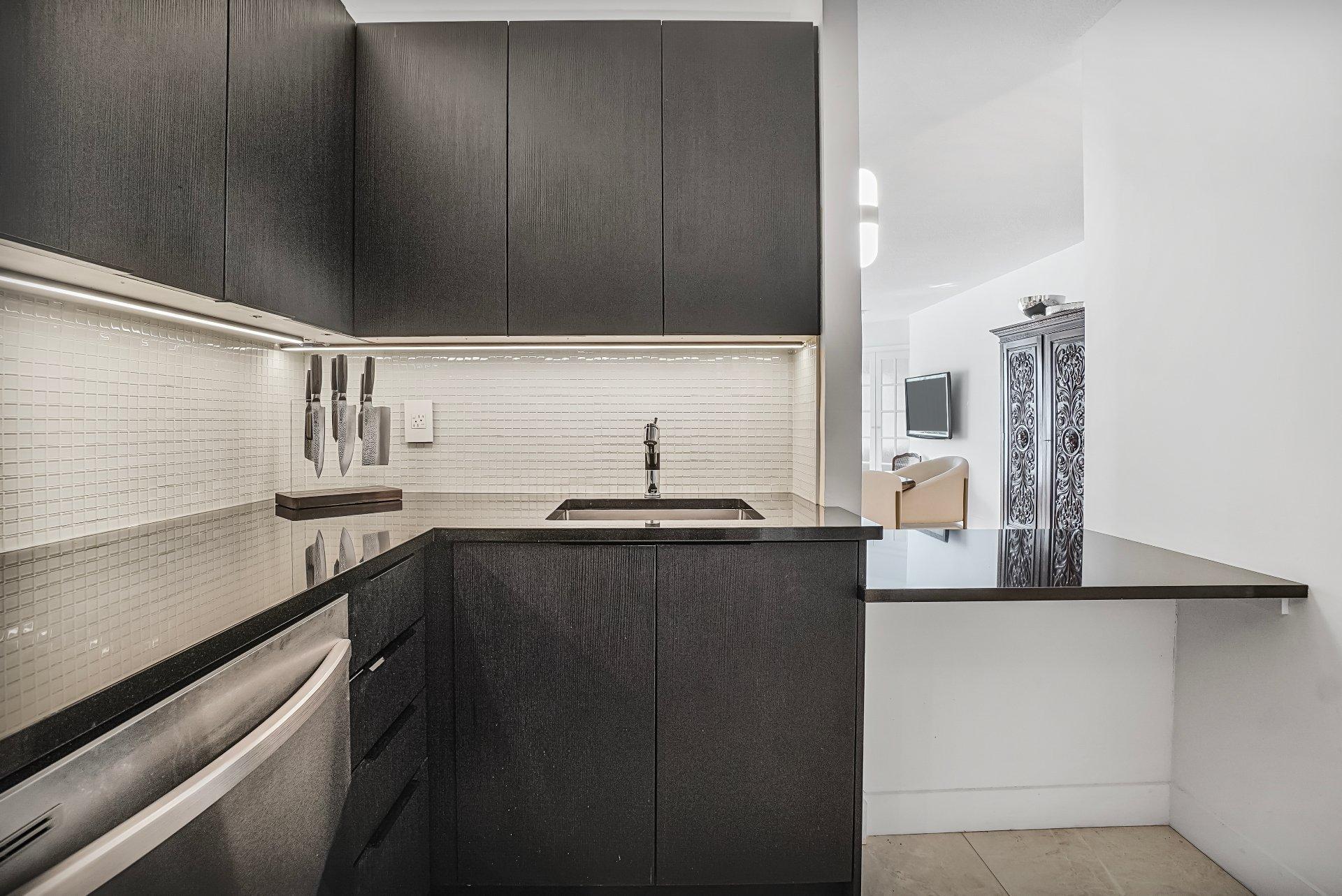 









1200


Ch. du Golf

, 206,
Montréal (Verdun/Île-des-Soeurs),




QC
H3E1P5

