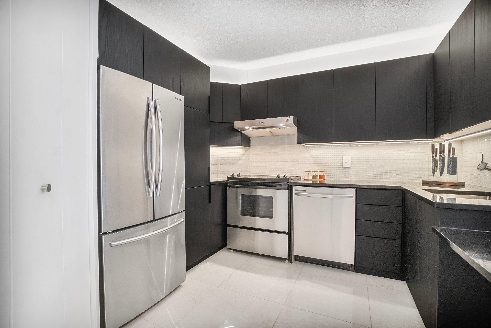 









1200


Ch. du Golf

, 206,
Montréal (Verdun/Île-des-Soeurs),




QC
H3E1P5

