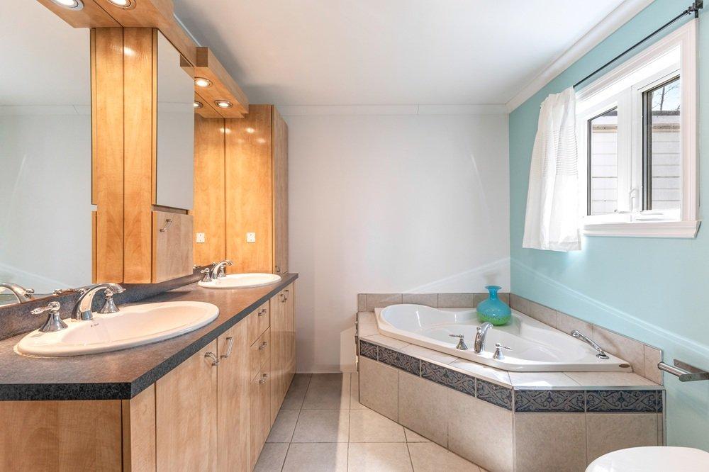 









127


Rue Faubert

,
Saint-Jean-sur-Richelieu,




QC
J2Y1G1

