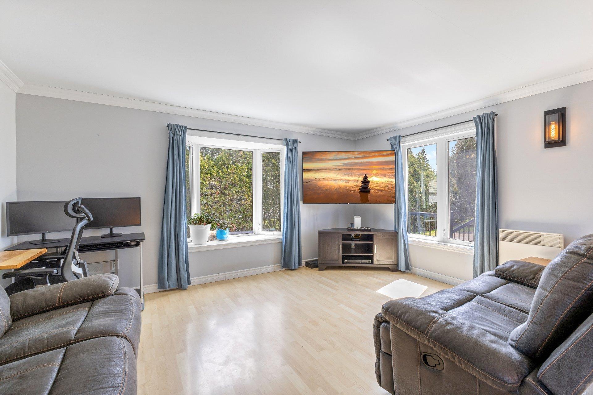 









127


Rue Faubert

,
Saint-Jean-sur-Richelieu,




QC
J2Y1G1


