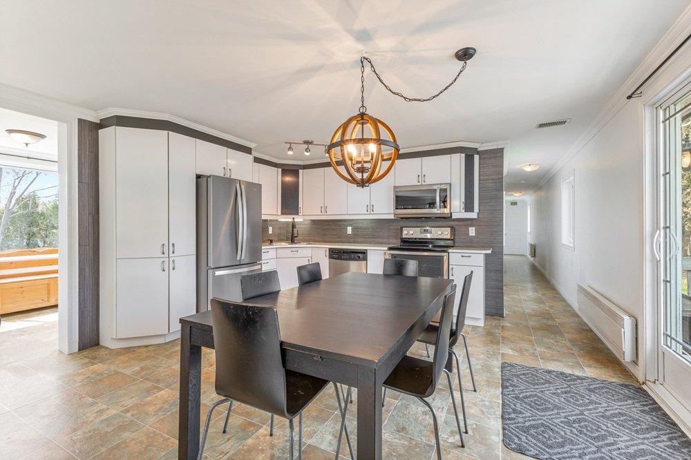 









127


Rue Faubert

,
Saint-Jean-sur-Richelieu,




QC
J2Y1G1

