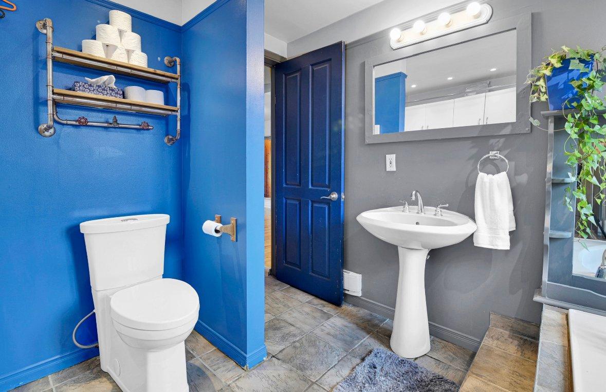 









46


12e Avenue

,
Deux-Montagnes,




QC
J7R3S1

