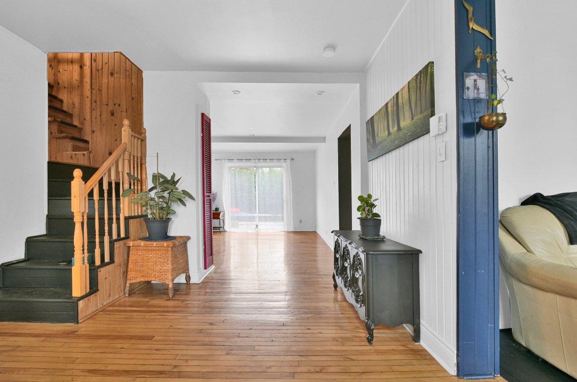 









46


12e Avenue

,
Deux-Montagnes,




QC
J7R3S1

