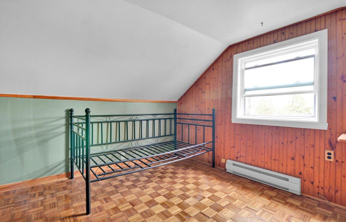 









46


12e Avenue

,
Deux-Montagnes,




QC
J7R3S1

