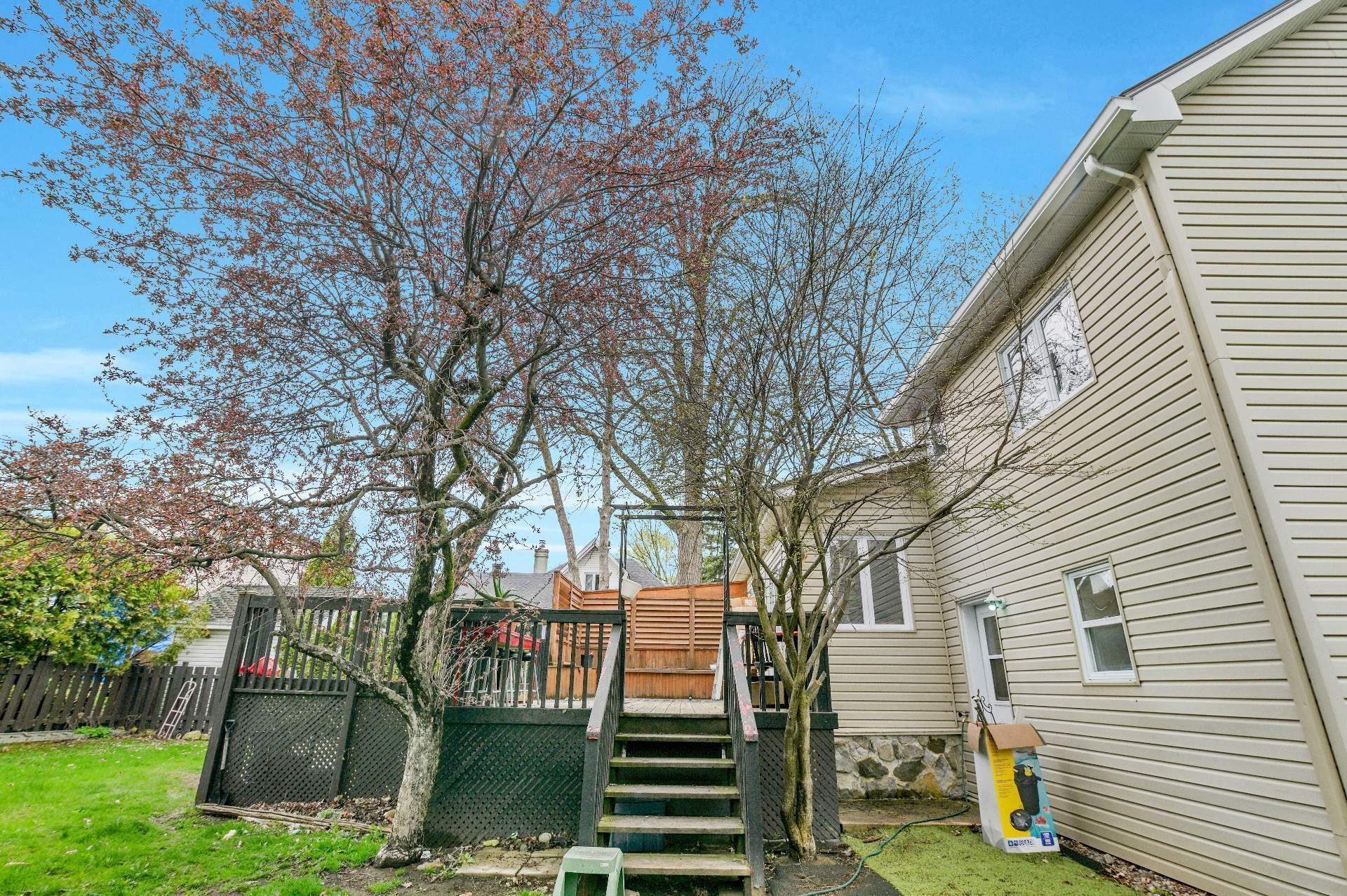 









46


12e Avenue

,
Deux-Montagnes,




QC
J7R3S1


