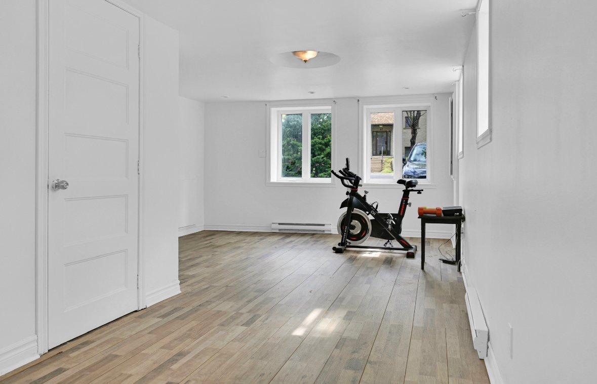 









46


12e Avenue

,
Deux-Montagnes,




QC
J7R3S1

