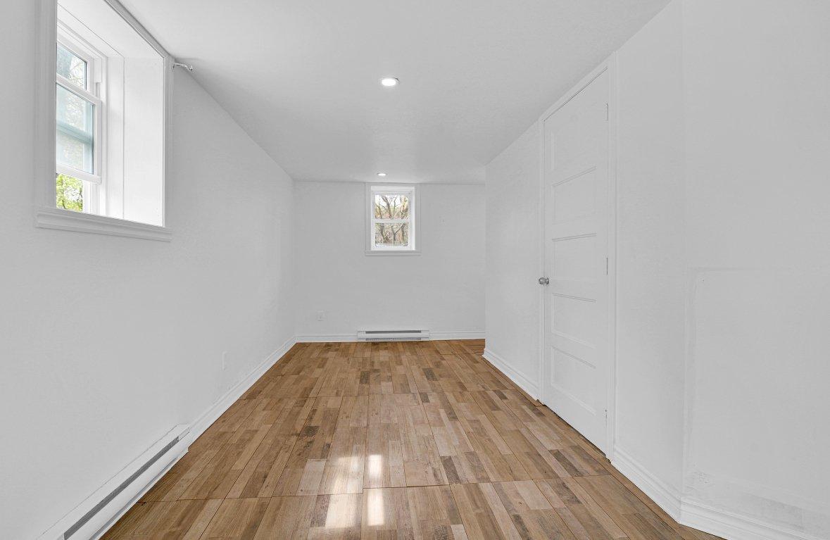 









46


12e Avenue

,
Deux-Montagnes,




QC
J7R3S1

