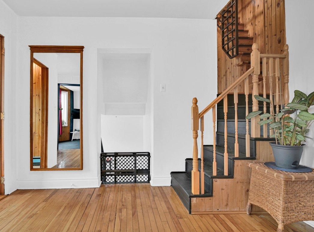 









46


12e Avenue

,
Deux-Montagnes,




QC
J7R3S1

