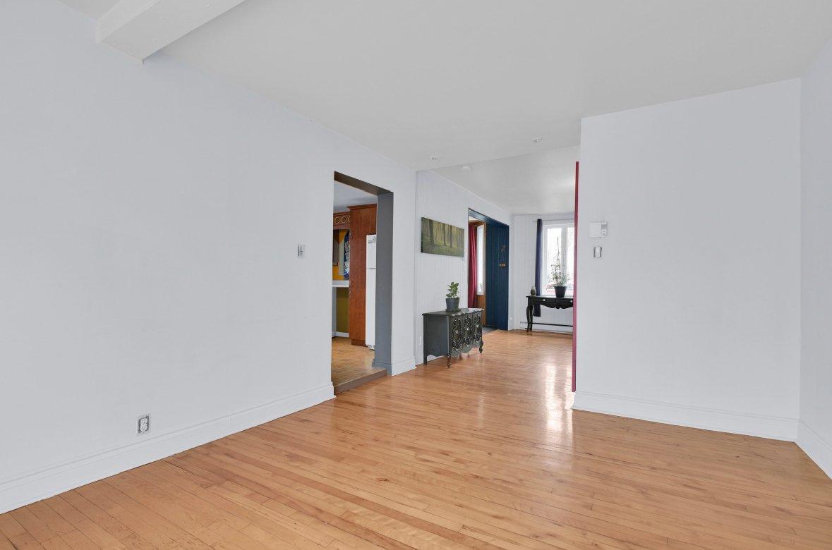 









46


12e Avenue

,
Deux-Montagnes,




QC
J7R3S1

