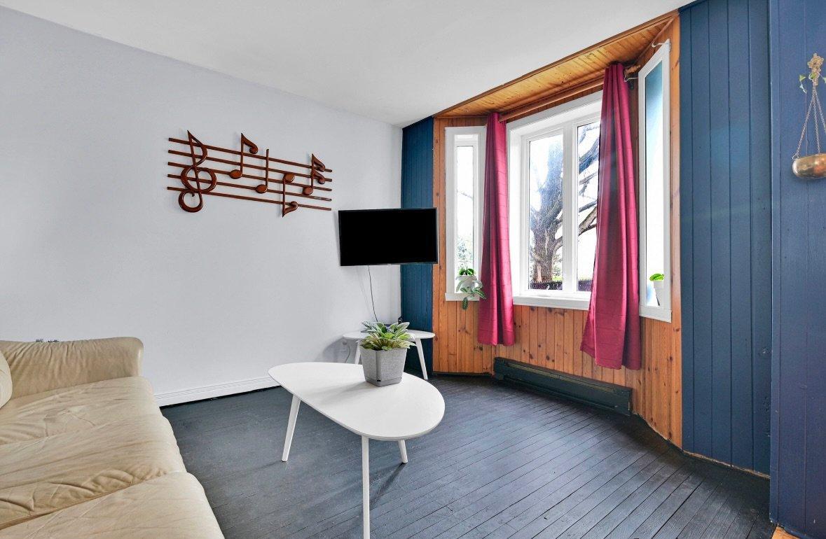 









46


12e Avenue

,
Deux-Montagnes,




QC
J7R3S1

