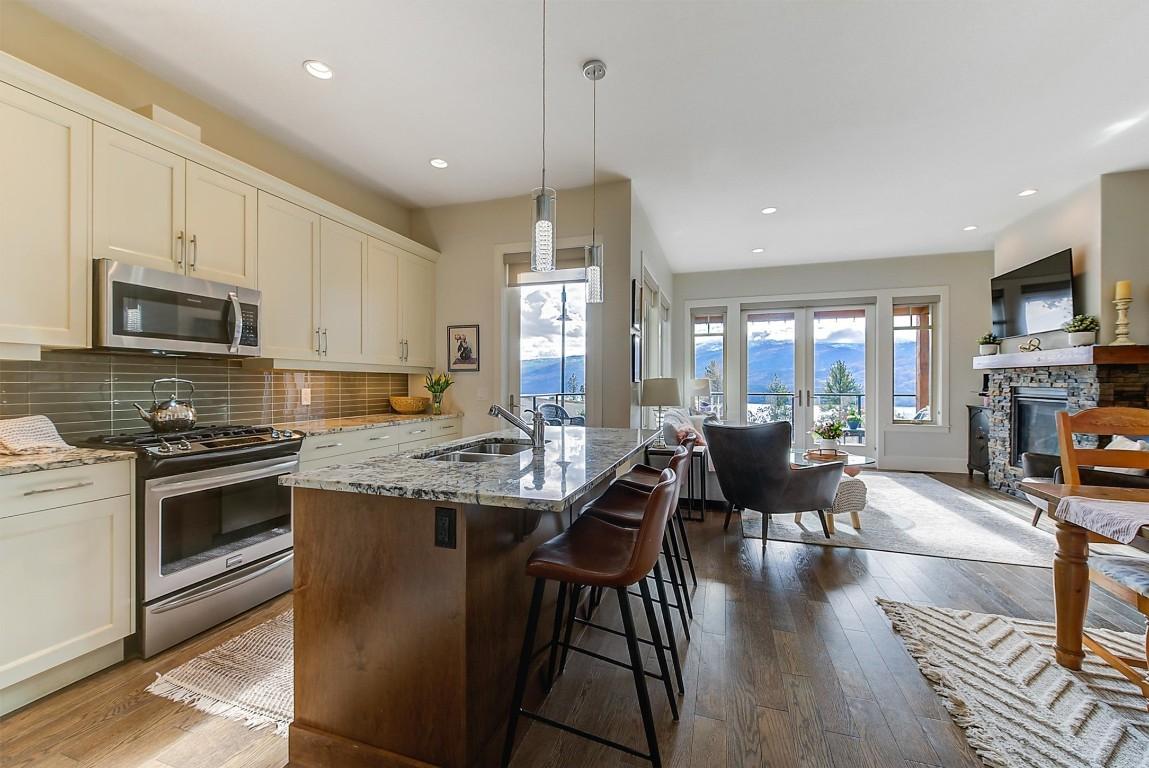 









4000


Trails

Place, 101,
Peachland,




BC
V0H 1X5

