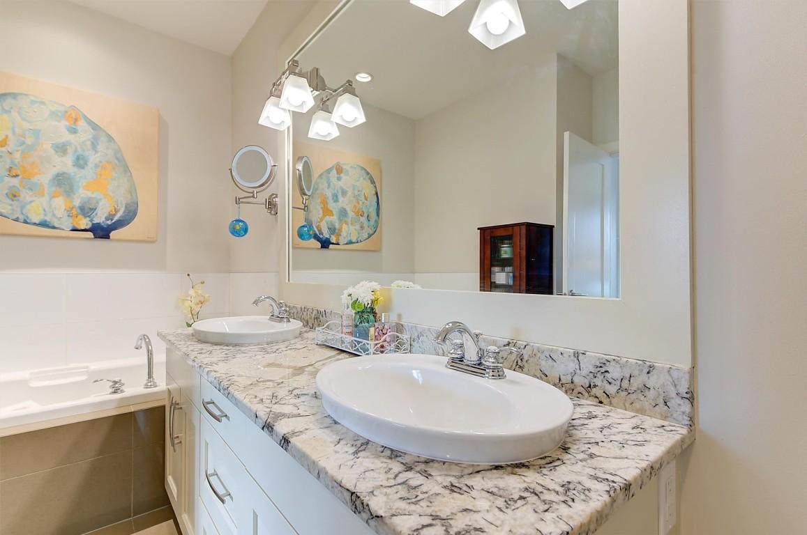 









4000


Trails

Place, 101,
Peachland,




BC
V0H 1X5


