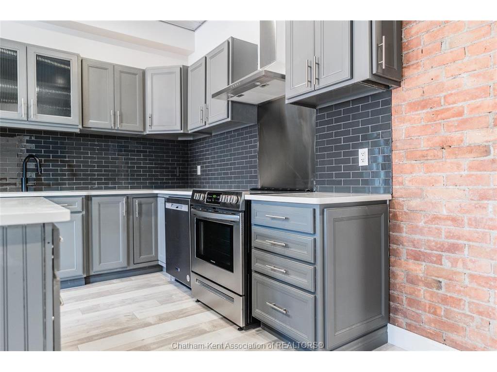









210


King

Street West, 2A,
Chatham,




ON
N7M 1E5

