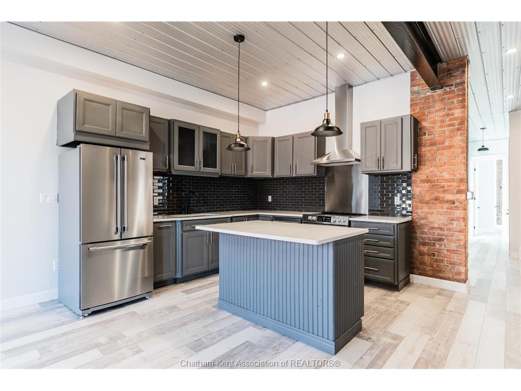 









210


King

Street West, 2A,
Chatham,




ON
N7M 1E5

