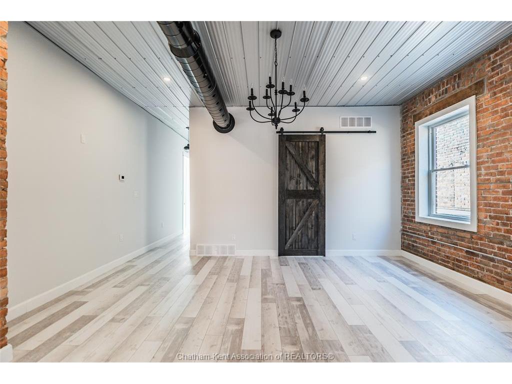 









210


King

Street West, 2A,
Chatham,




ON
N7M 1E5

