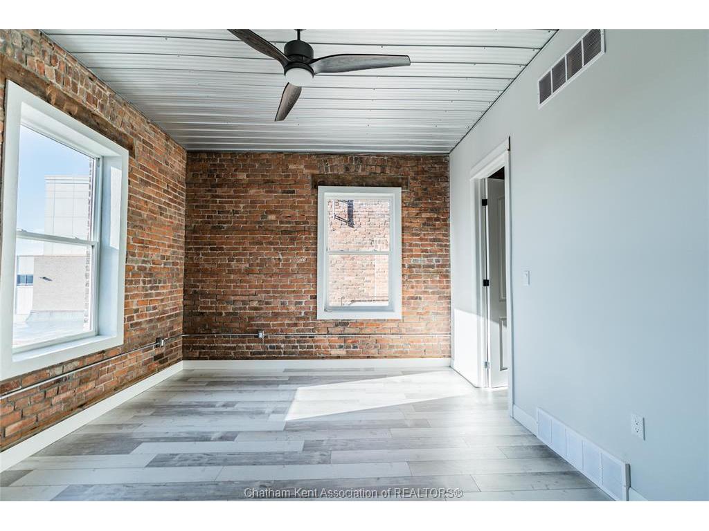 









210


King

Street West, 2A,
Chatham,




ON
N7M 1E5

