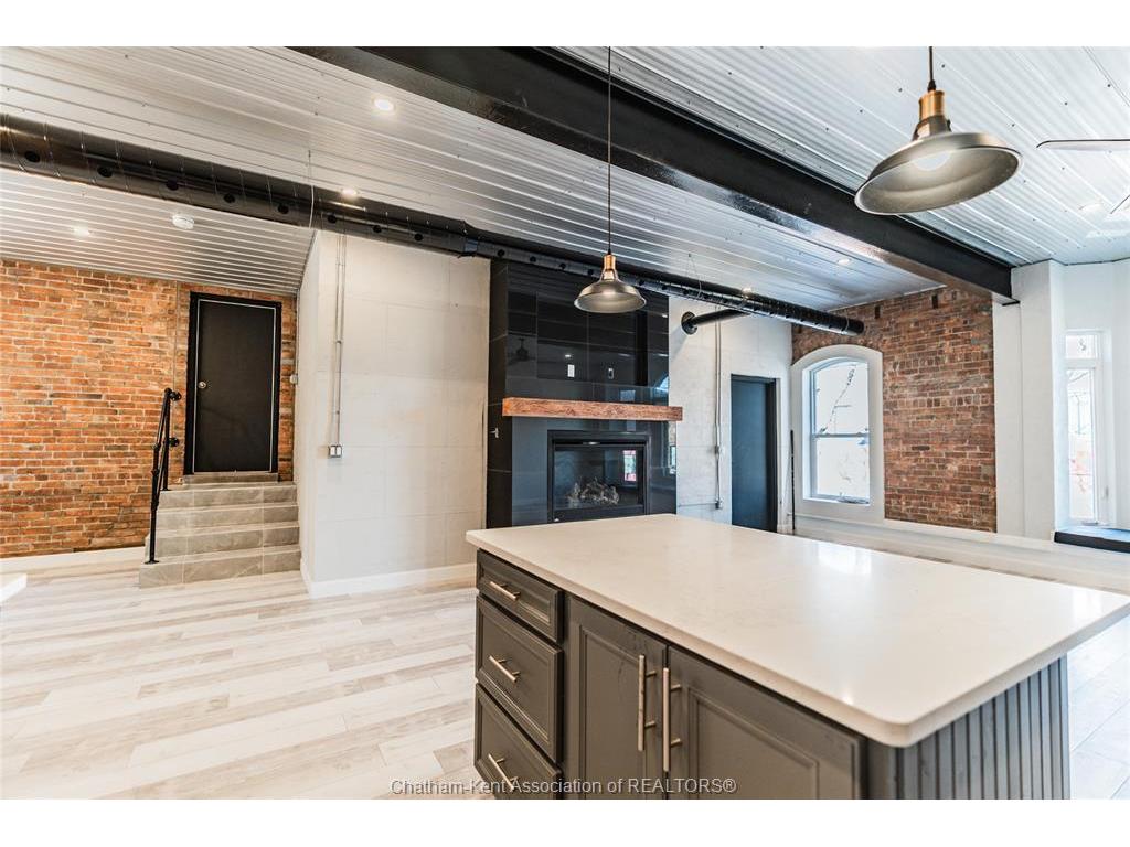 









210


King

Street West, 2A,
Chatham,




ON
N7M 1E5

