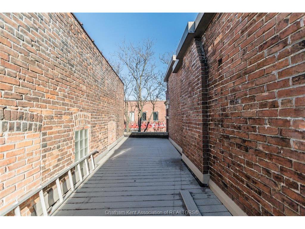 









210


King

Street West, 2A,
Chatham,




ON
N7M 1E5

