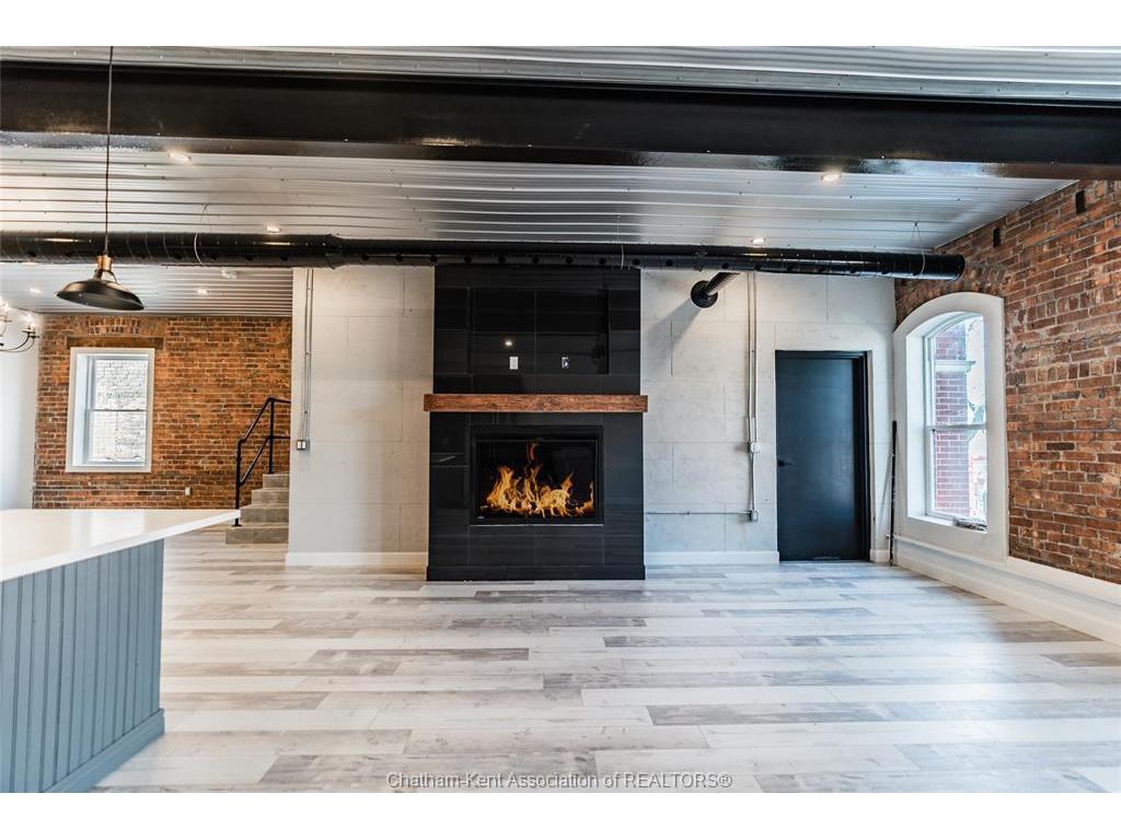









210


King

Street West, 2A,
Chatham,




ON
N7M 1E5

