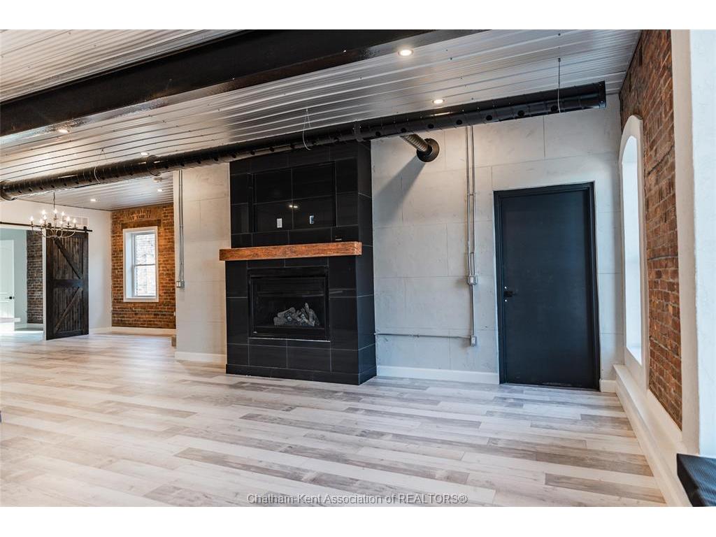 









210


King

Street West, 2A,
Chatham,




ON
N7M 1E5


