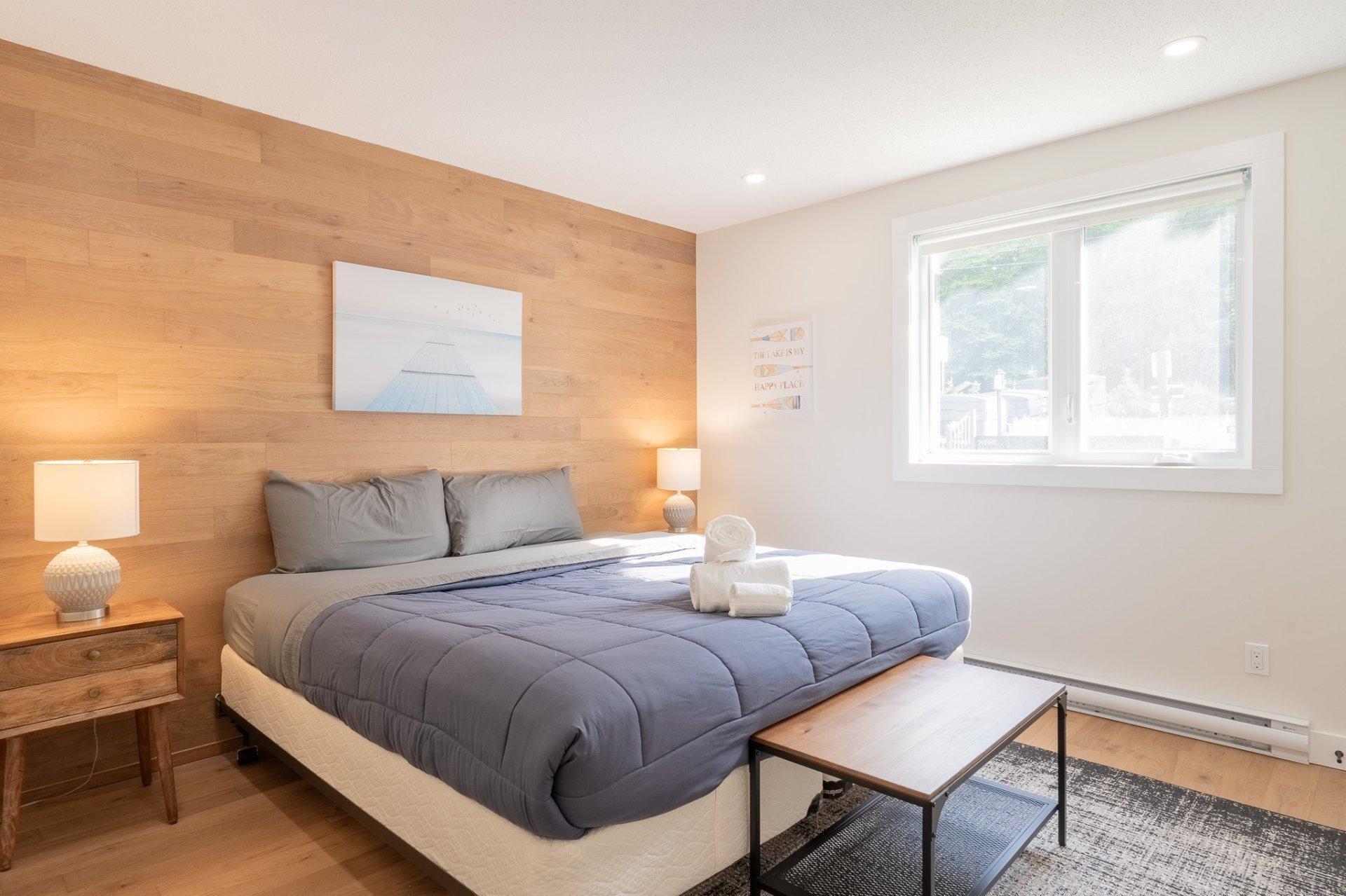 









211


Ch. de Lac-Tremblant-Nord

, 482,
Mont-Tremblant,




QC
J8B1B4

