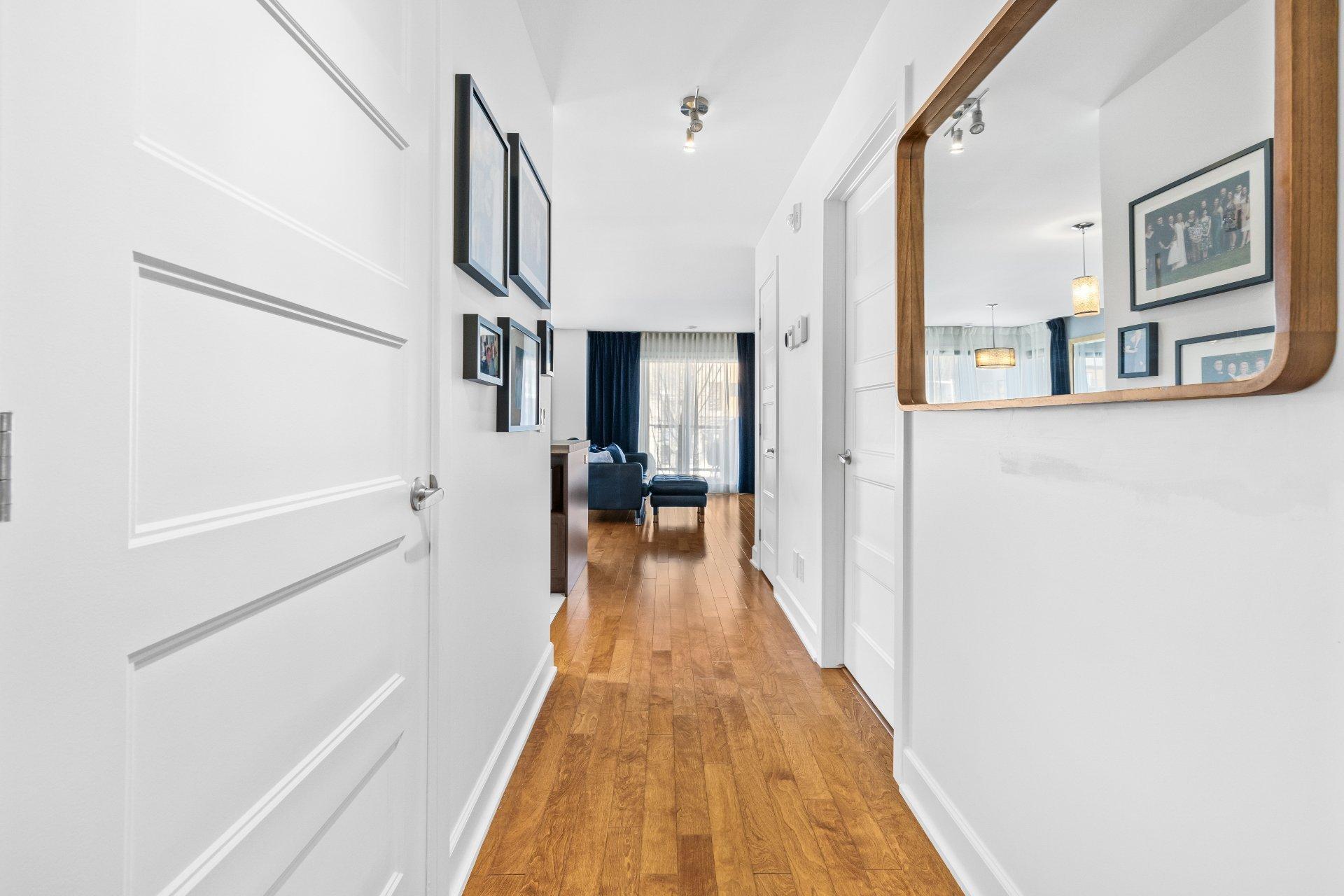 









3801


Rue Fernand-Flipot

, 102,
Longueuil (Saint-Hubert),




QC
J3Y0M6

