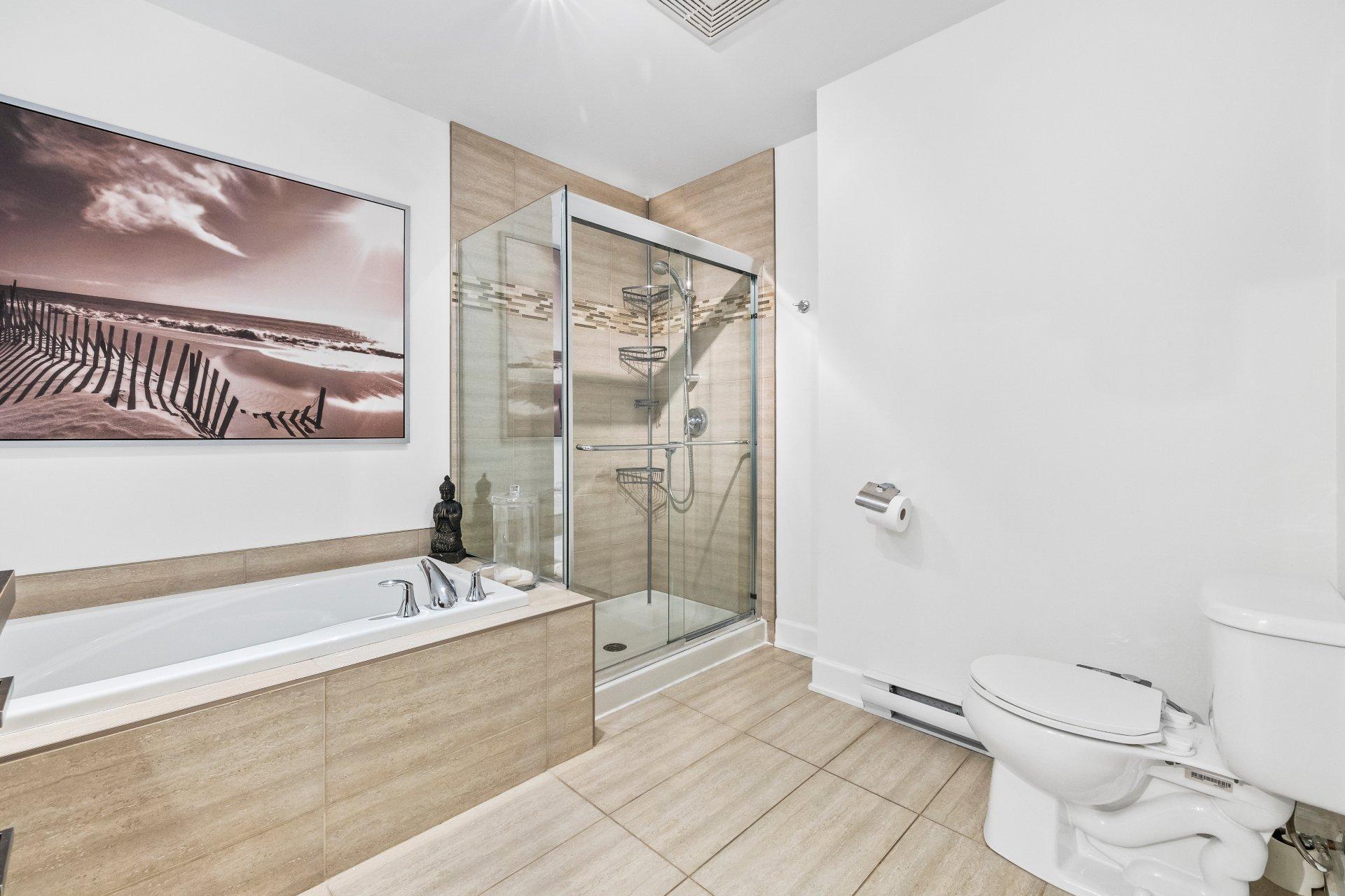 









3801


Rue Fernand-Flipot

, 102,
Longueuil (Saint-Hubert),




QC
J3Y0M6

