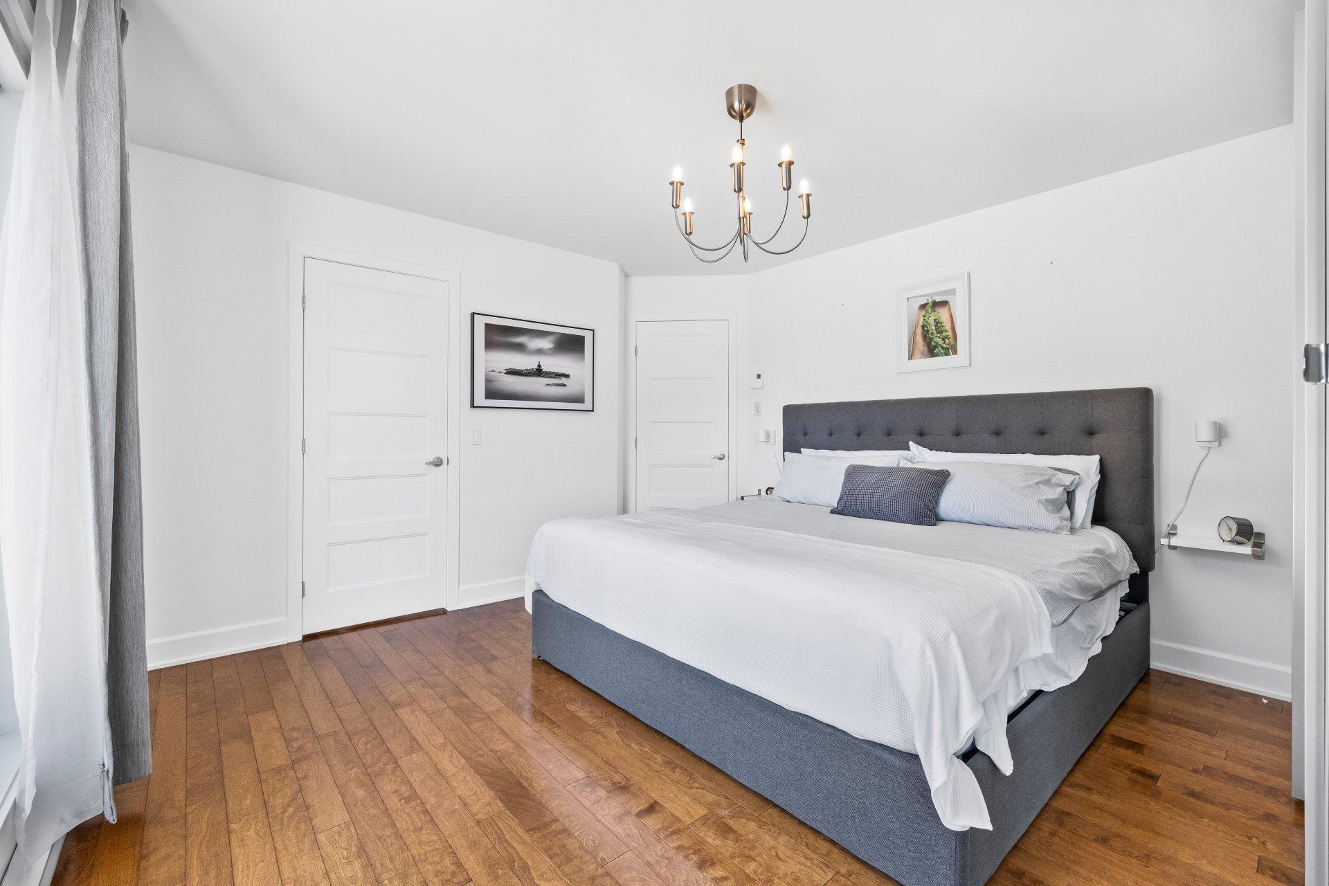 









3801


Rue Fernand-Flipot

, 102,
Longueuil (Saint-Hubert),




QC
J3Y0M6

