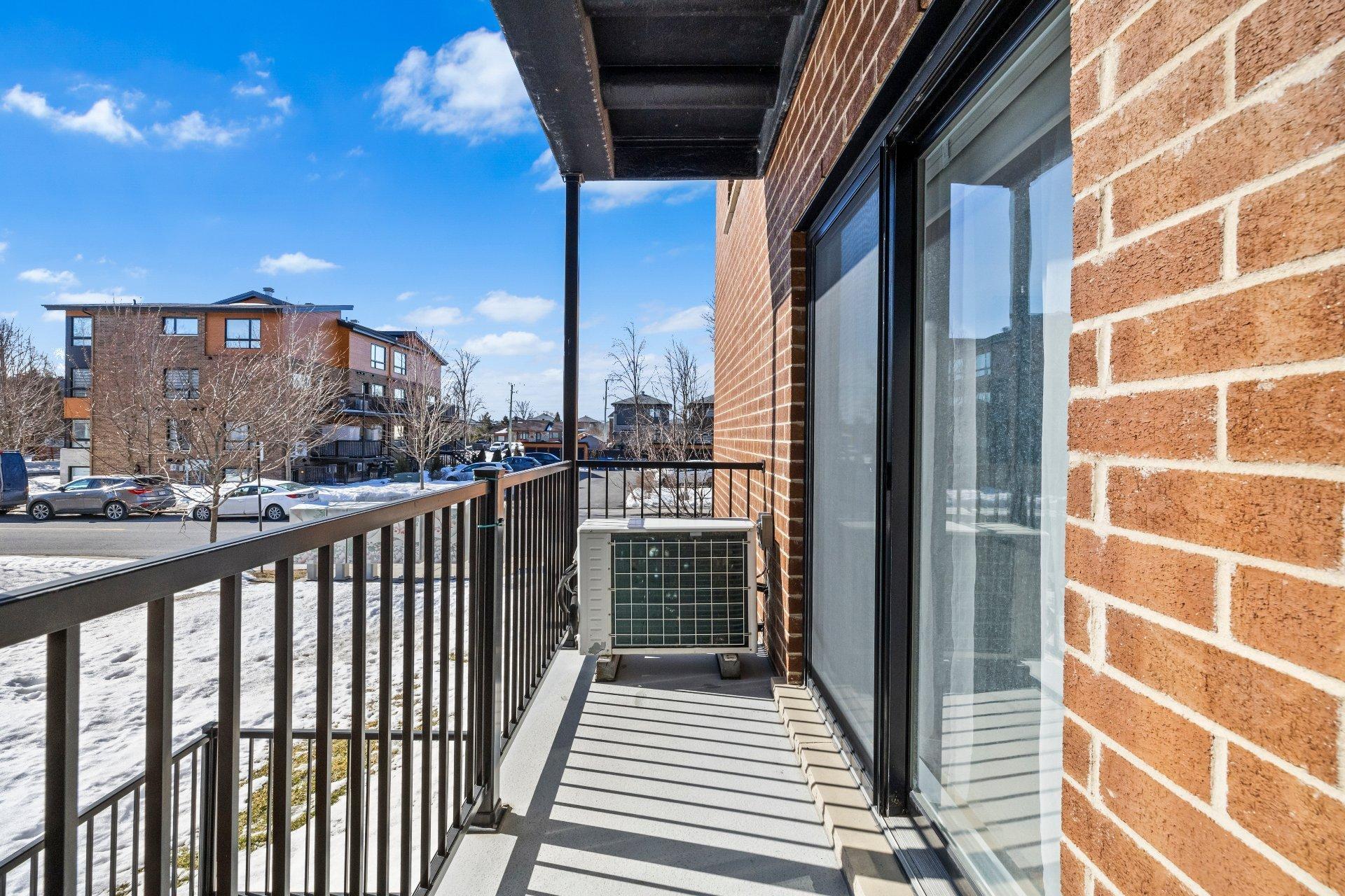 









3801


Rue Fernand-Flipot

, 102,
Longueuil (Saint-Hubert),




QC
J3Y0M6

