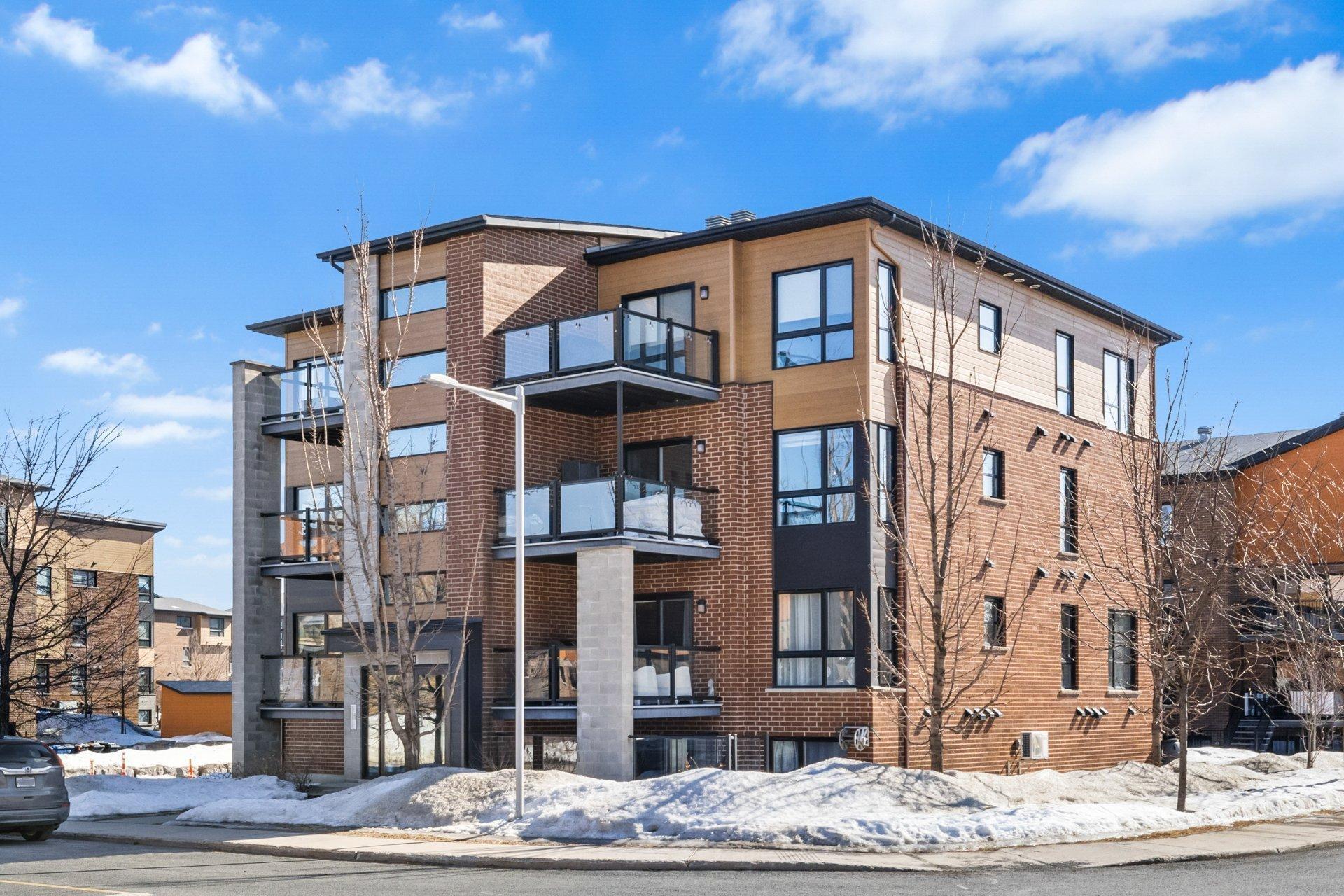 









3801


Rue Fernand-Flipot

, 102,
Longueuil (Saint-Hubert),




QC
J3Y0M6

