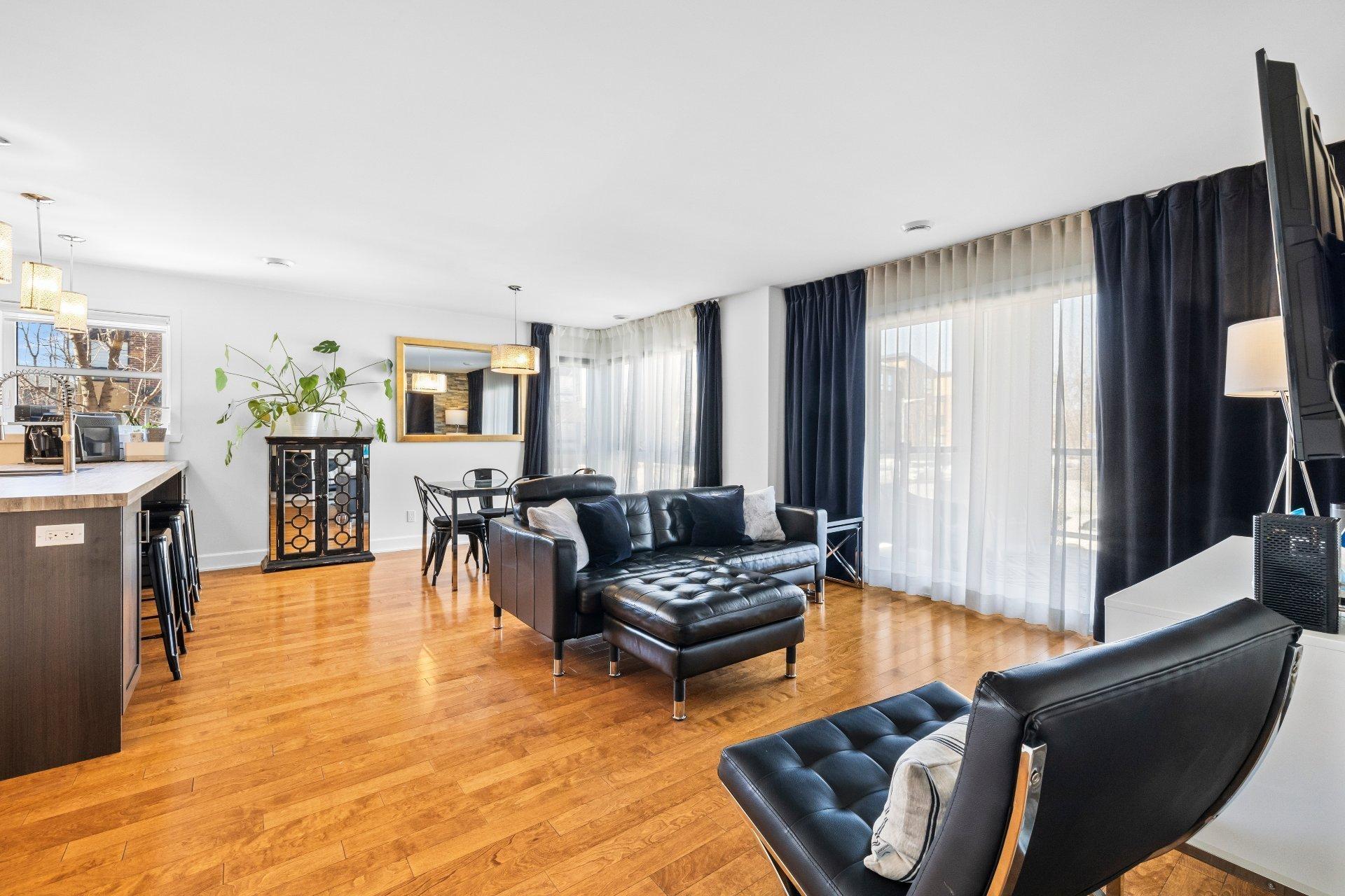 









3801


Rue Fernand-Flipot

, 102,
Longueuil (Saint-Hubert),




QC
J3Y0M6

