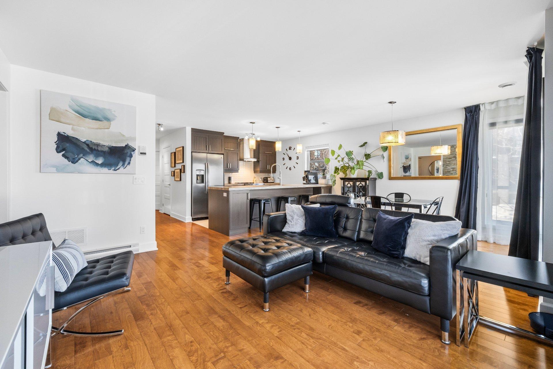 









3801


Rue Fernand-Flipot

, 102,
Longueuil (Saint-Hubert),




QC
J3Y0M6

