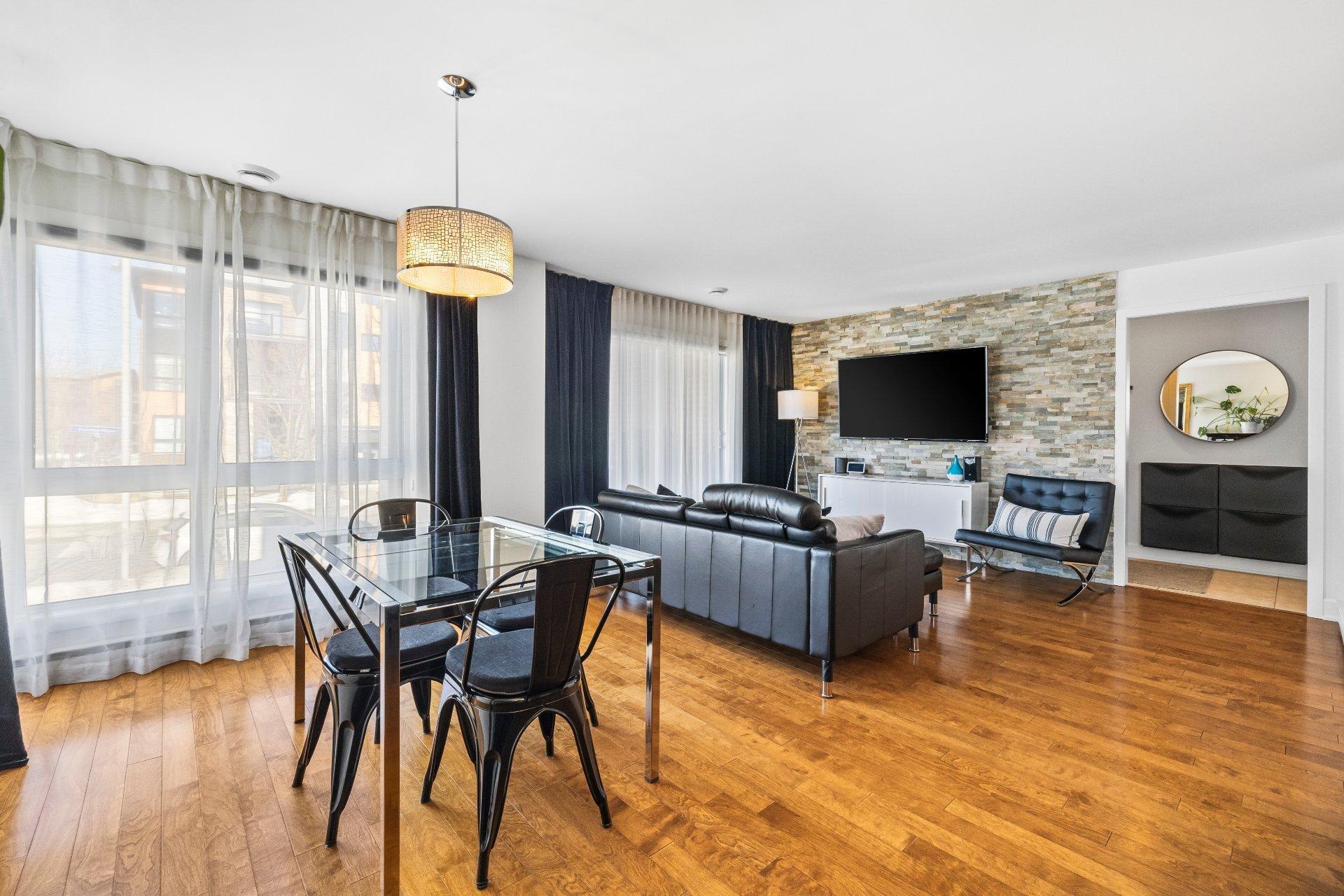 









3801


Rue Fernand-Flipot

, 102,
Longueuil (Saint-Hubert),




QC
J3Y0M6

